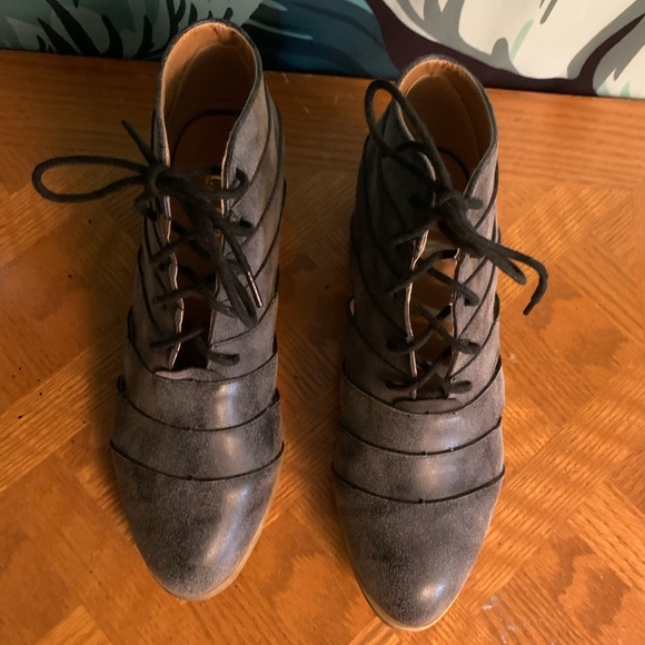 Faux distressed leather booties - Picture 3 of 7